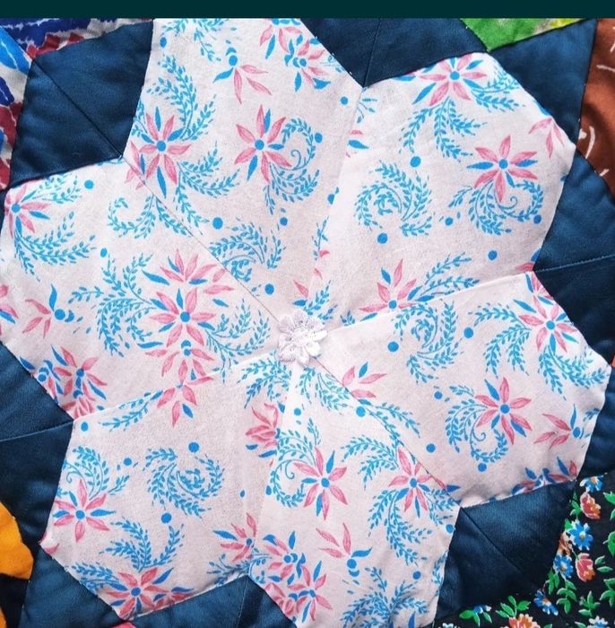 Лоскутное одеяло ручной работы