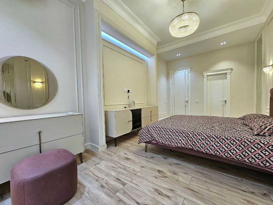 Сдаётся 3х комнатная квартира!  ЖК Казахстан! Ц-5 Алайский рынок!