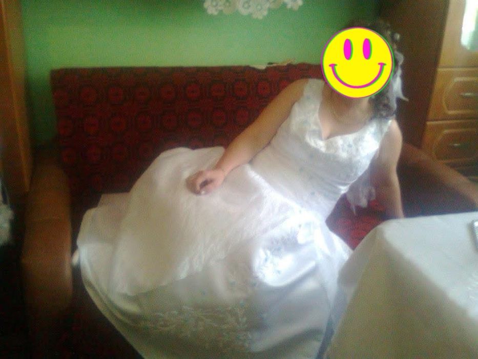 Vand rochita mireasa