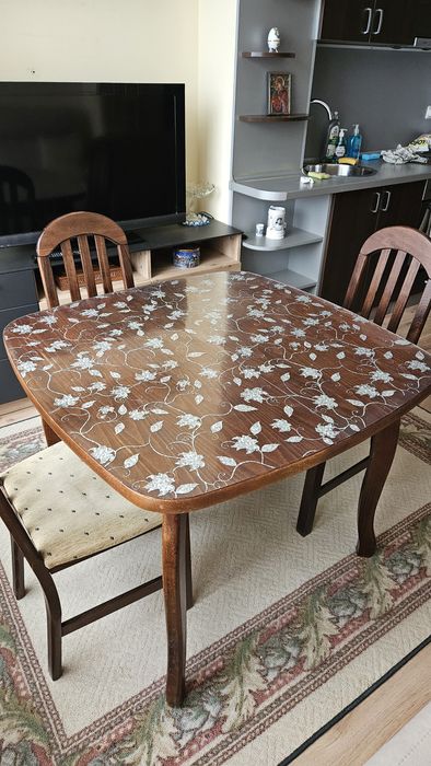 Разтегаема дървена маса 99x99/139см - перфектна за кухня