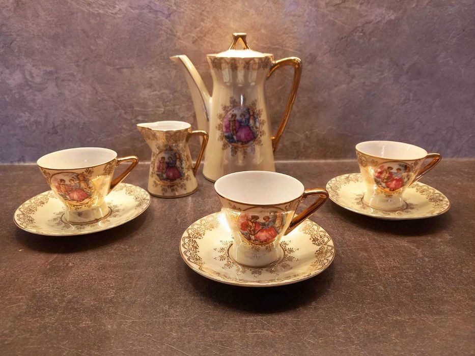 Античен сервиз за кафе Гарафа Ваза Чаши Захарница Прибори спагети пица