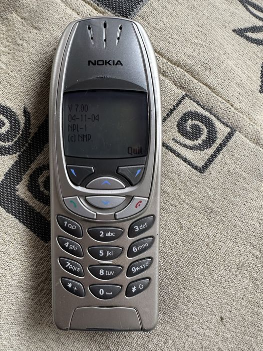 Продавам Nokia 6310i
