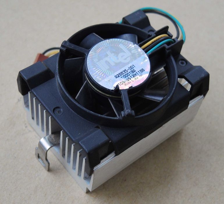 CPU Cooler Intel Box Socket 370 Testat #1