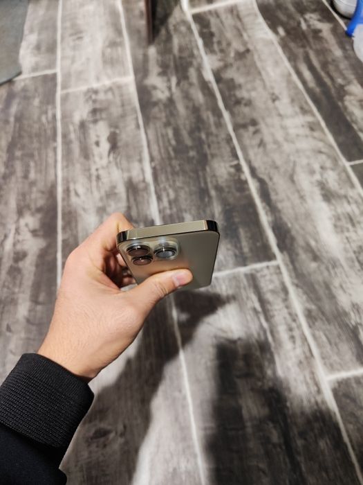 iPhone 14 pro 256gb gold ideal