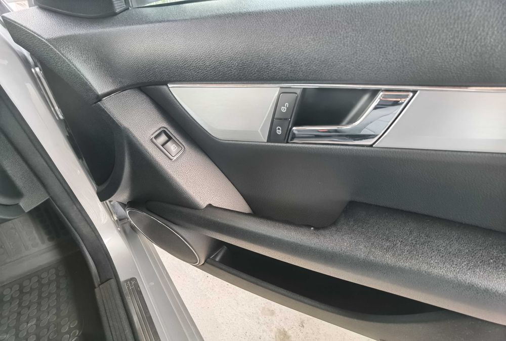 Mercedes C220 Avantgarde 170 к.с. ТОП СЪСТОЯНИЕ