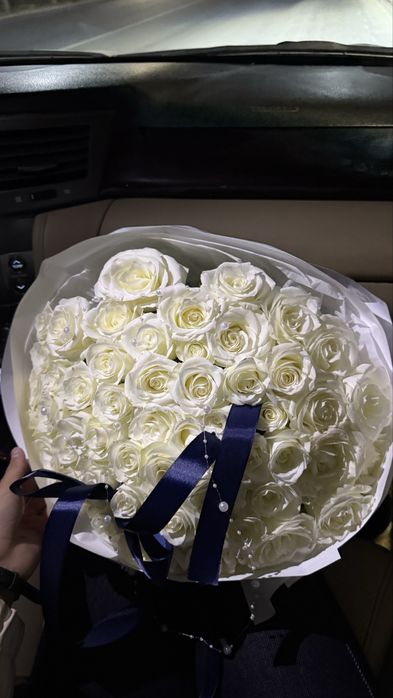 51 белые розы сатылады