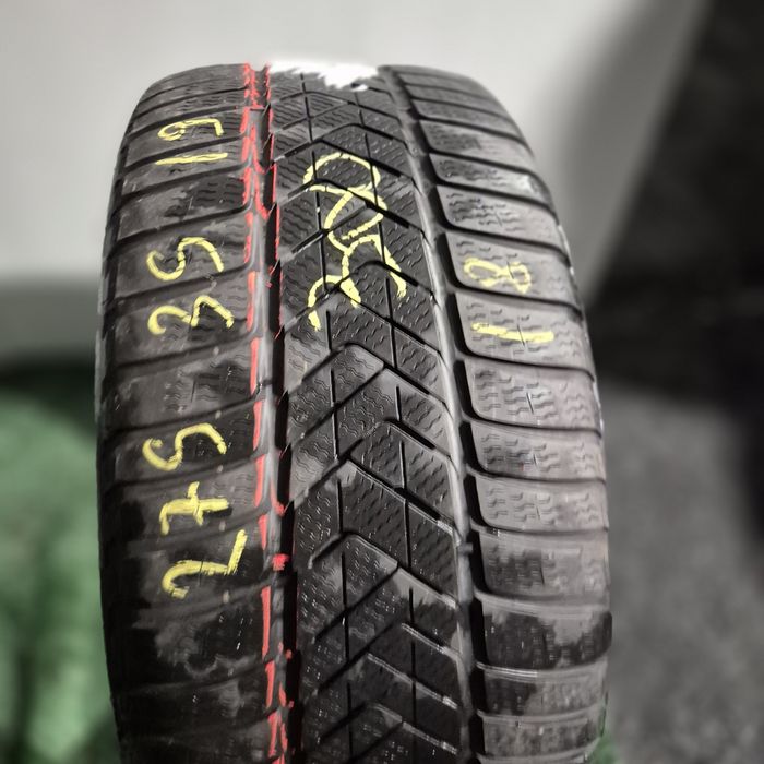 275 35 19 O bucată Pirelli iarnă