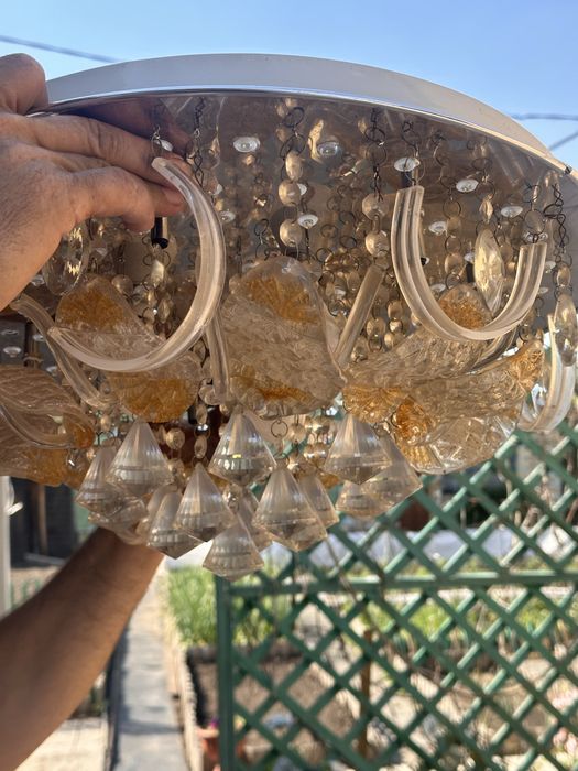 Продам хрустальную люстру