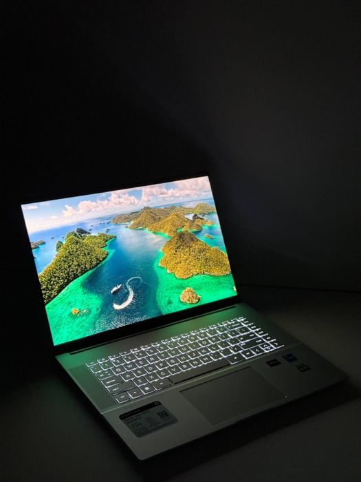 HP envy i7 13700H + RTX 4060 + Sensor