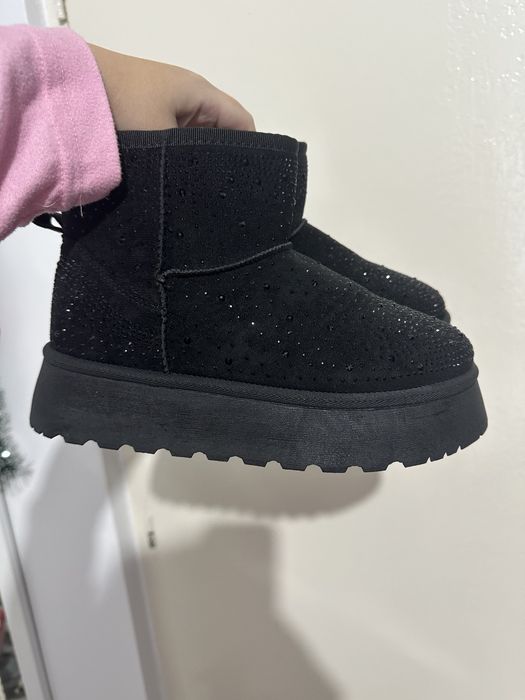 Ugg cu pietre masura 36