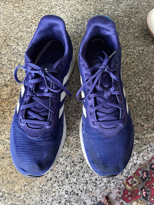 Продам кроссовки Adidas . Размер 44 . В хорошем состоянии .