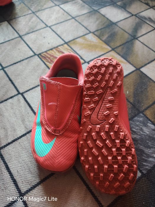 Ghete fotbal nike mărimea 29.5 și mărimea 30