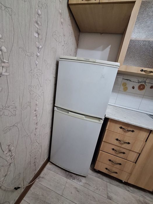 Холодильник, отдам за 20000