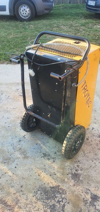 Inchiriez Dezumidificator  Industrial 120L/ 24H Constructi