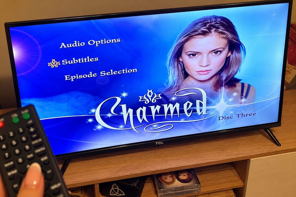 DVD Charmed / „Зачарованите“ – сезони 1–8 на DVD