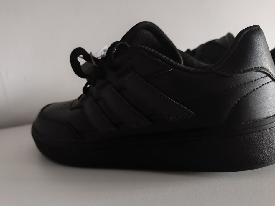 Adidas original model Courtblock