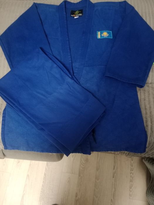 Продам кимоно на дзюдо