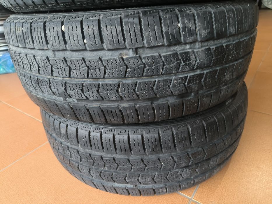 Зимни гуми NEXEN 215 60 16 (C) Дот-22г