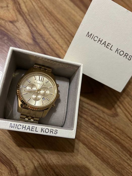 Дамски часовник  в перфектно състояние