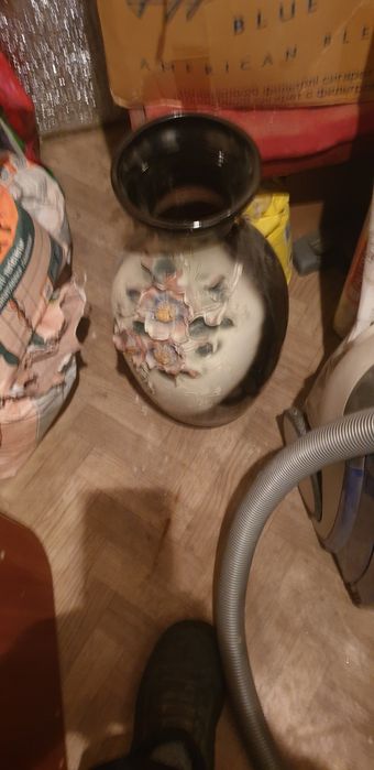 Продам напольную вазу. Новый.