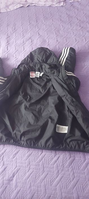 Geaca adidas copii mărimea 140 pt 10-11 ani =150 Ron