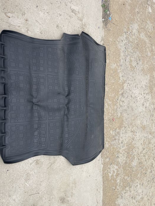 Продаи задний полик на Land Cruser 200