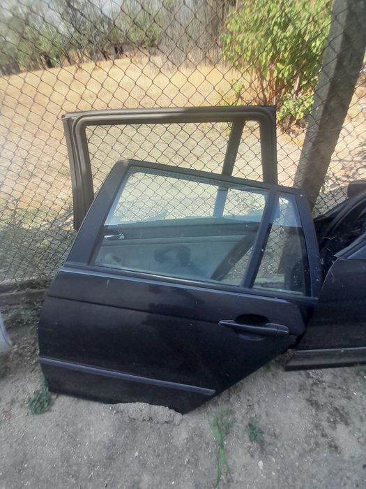 Врати за бмв е46 комби