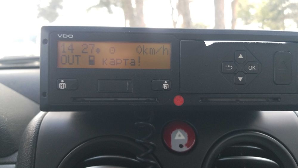 Тахограф 12V и датчик  за Мерцедес и Ивеко