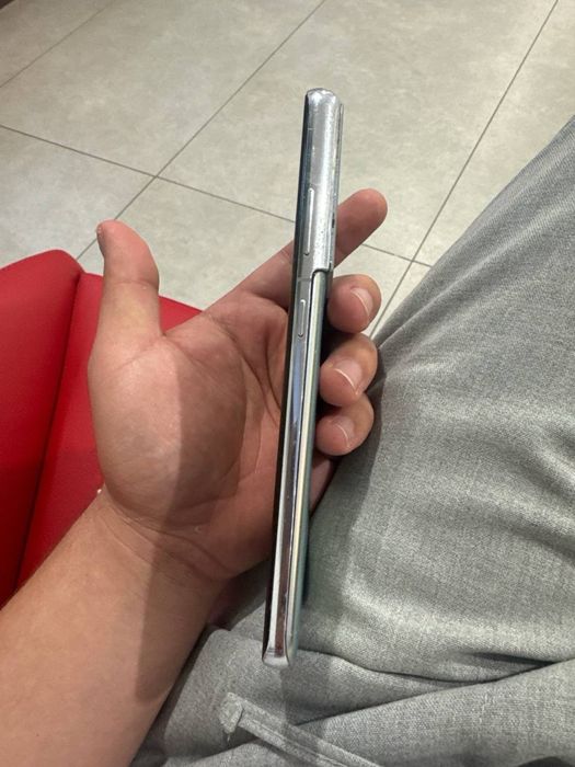 Продам телефон Samsung S21 ultra 5G
