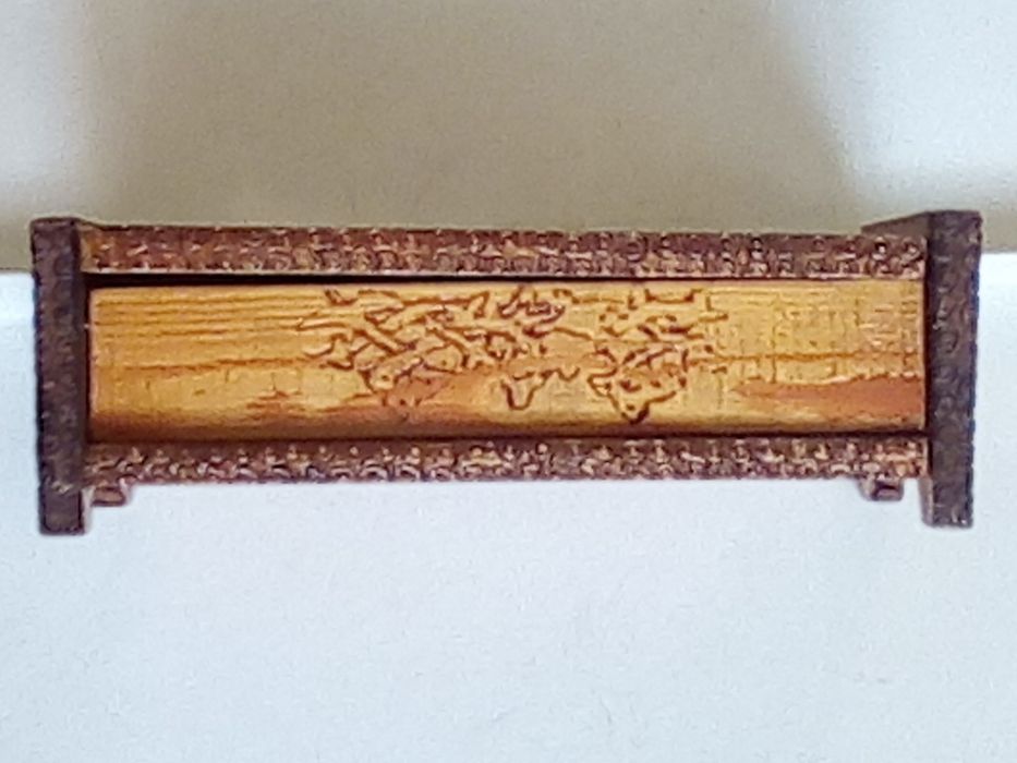 Стара дървена кутия