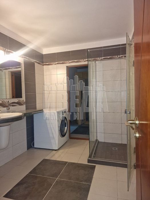 Къща в Варна, област-м-т Манастирски рид площ 465