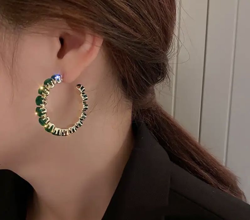 Халки с зелени кристали цирконий