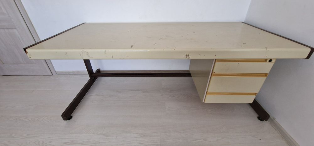 Vând birou profesional