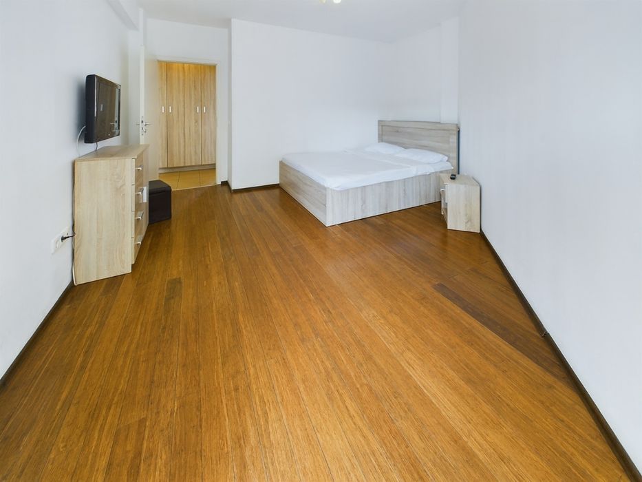 Inchiriez / regim hotelier apartament cu 3 camere