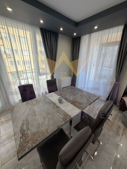Продава се Тристаен апартамент в Пловдив, Център - 148 кв.м за 2223 €/кв.м - Снимка #4