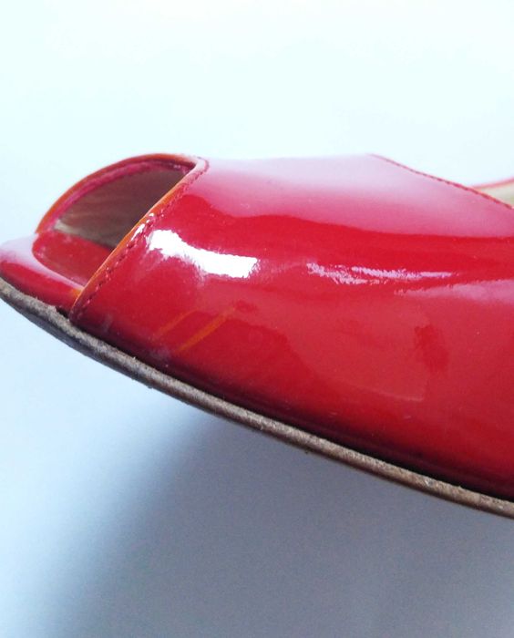 Pantofi de piele lacuita rosu cu toc subtire 40