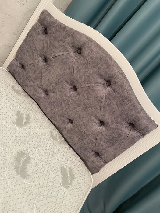 Кровать современная