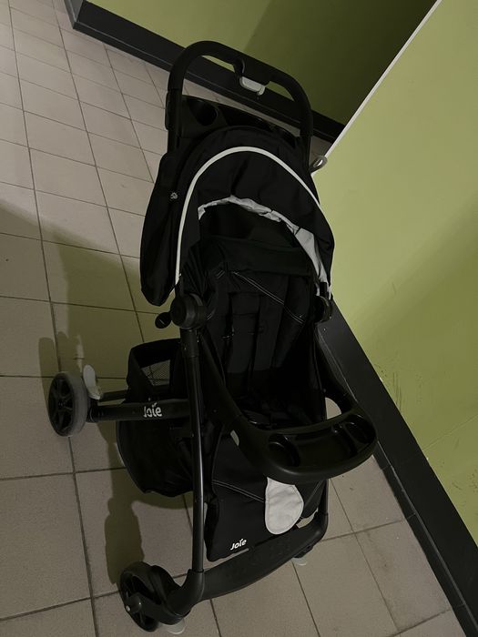Коляска деткая joye