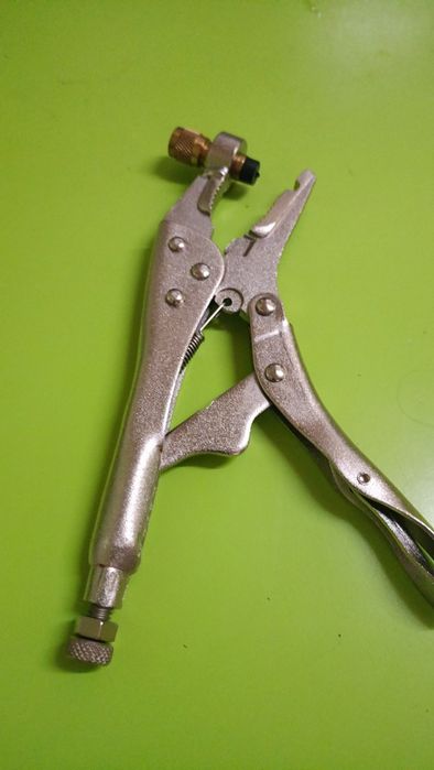 Clește autoblocant pentru frigidere