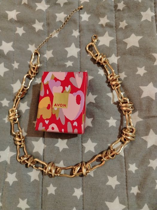 камъни цирконий - обеци и колие от ейвън