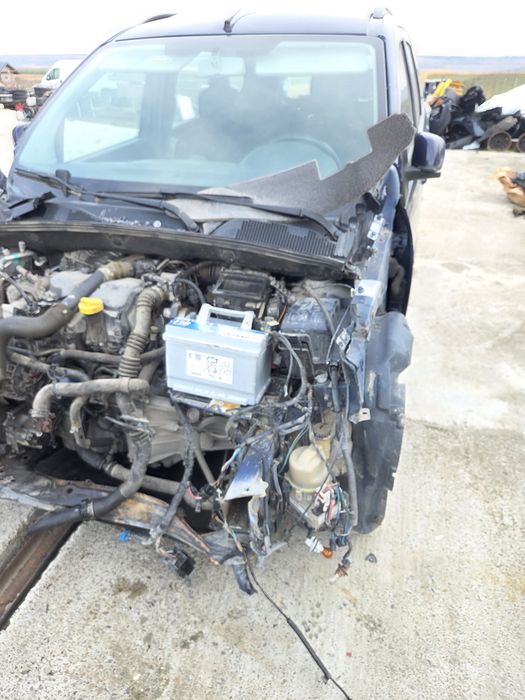 Vand intreg sau dezmembrez Dacia Lodgy