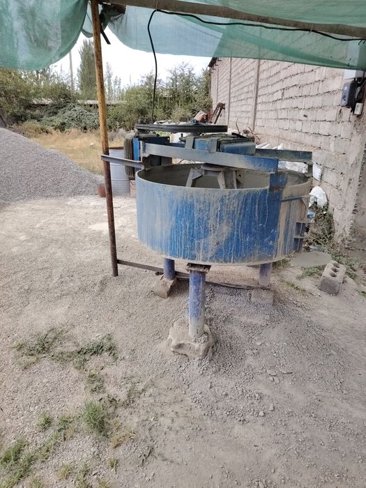 Блок гишт апарат сотилади