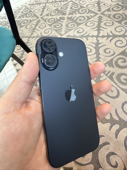 Продаю айфон/iphone 16