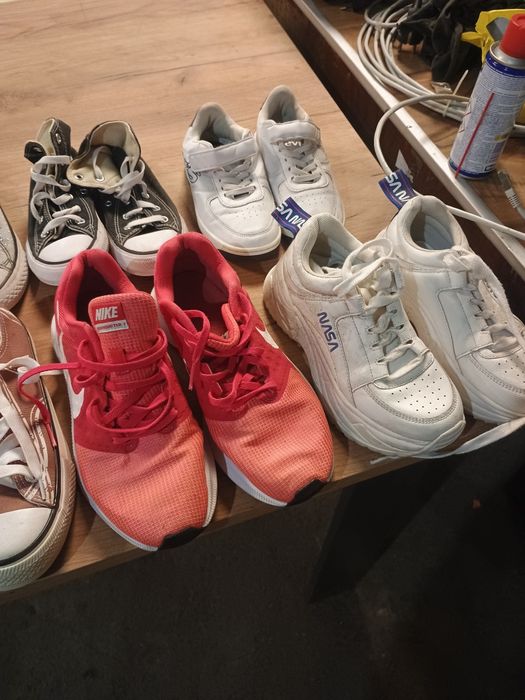 Лот обувки на едро