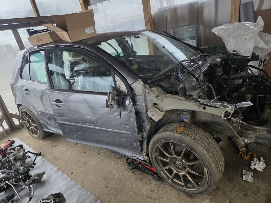 Golf 5 GTI 2.0 TFSI за части
