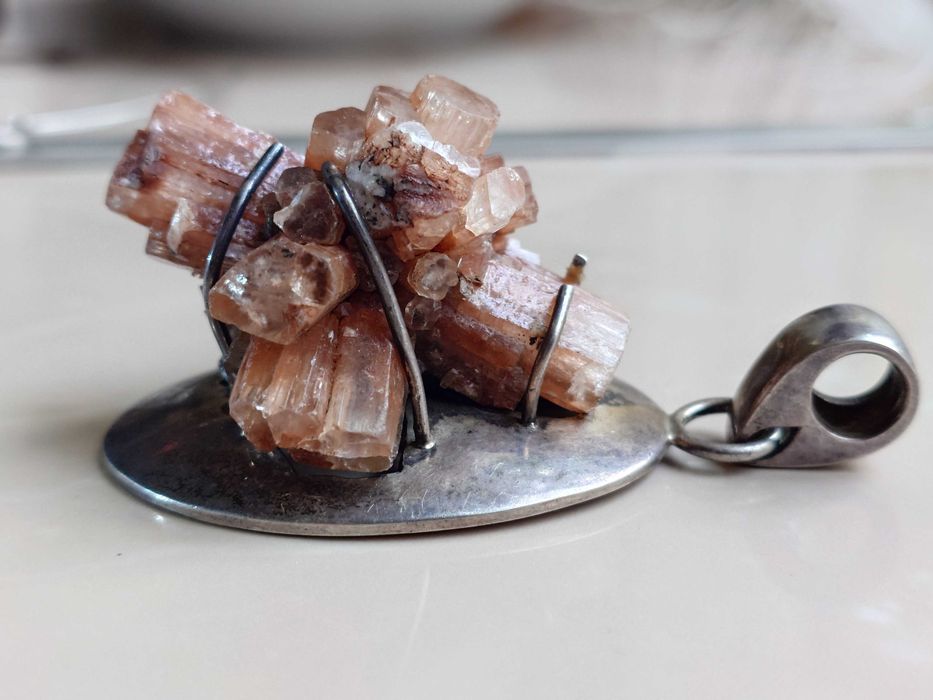 Pandantiv masiv, Argint cu aragonit