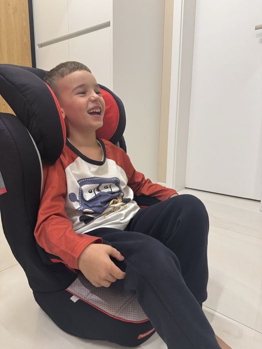 Столче за кола 9-18 кг