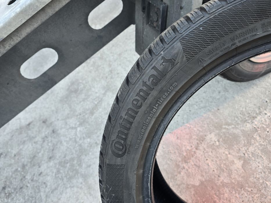 2 Броя 235/45/18 Continental 2x6,5mm