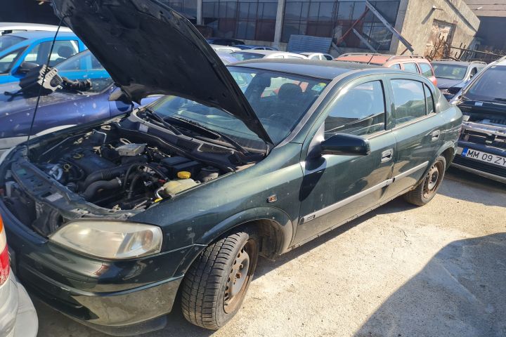 Grila stergatoare Opel Astra G