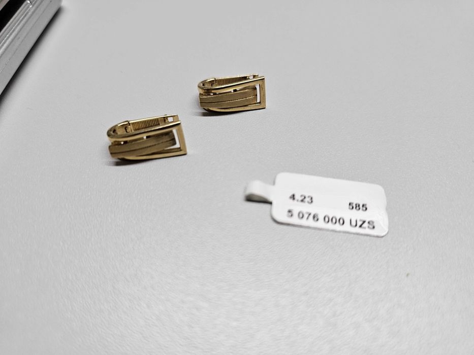 ПРОДАМ Серьги симпатичные / Золото 585 Пробы 4.23 Грамма.